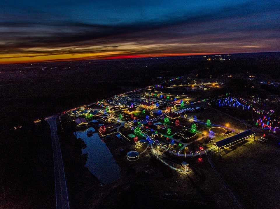 http://www.hillridgefarms.com/cutenews/data/upimages/Festival_of_Lights_-Drone.jpg