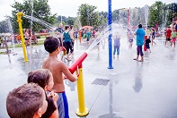 http://www.hillridgefarms.com/cutenews/data/upimages/Splash_Pad_Website.jpg